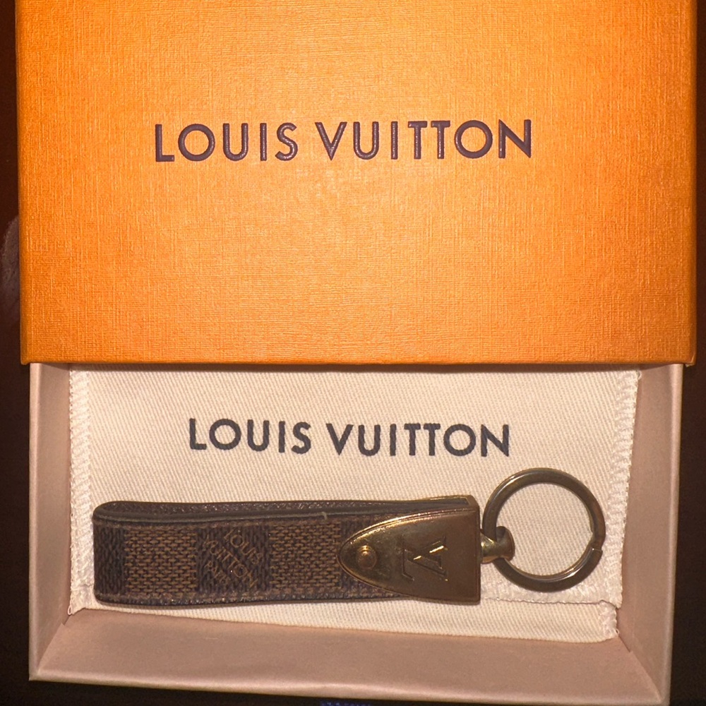 AUTHENTIC LV key holder